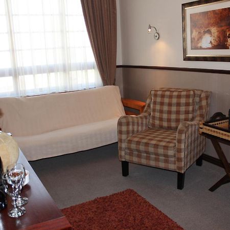 Turnberry Boutique Hotel Oudtshoorn Oda fotoğraf