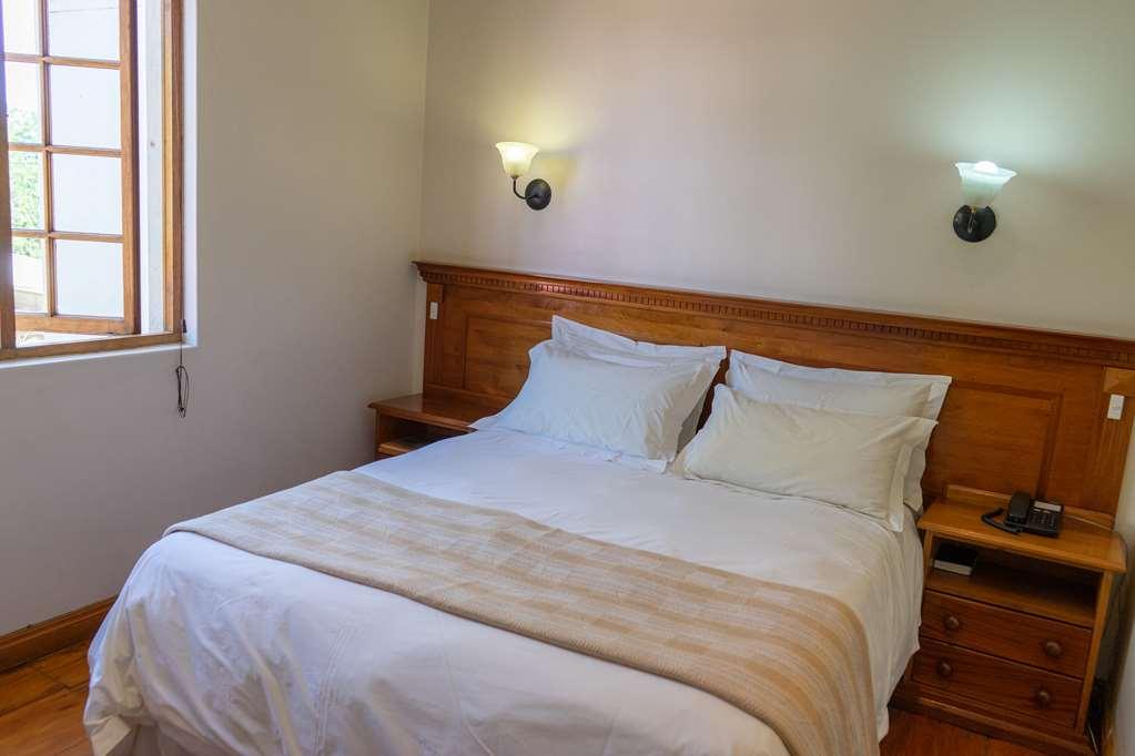 Turnberry Boutique Hotel Oudtshoorn Oda fotoğraf